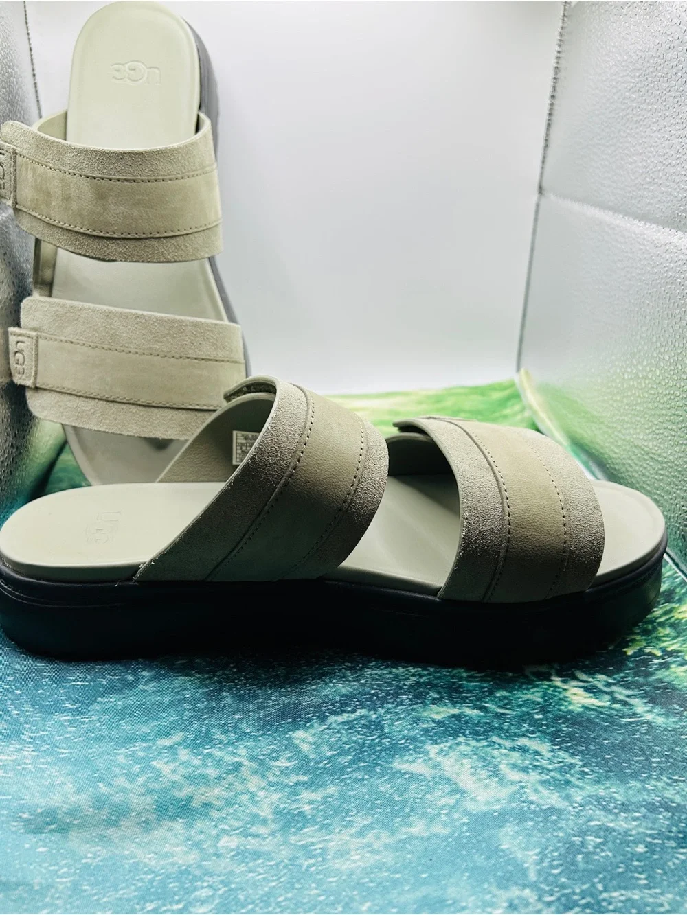 UGG Women’s Zane Slide II Suede Slide Sandal in Sage Green EUC